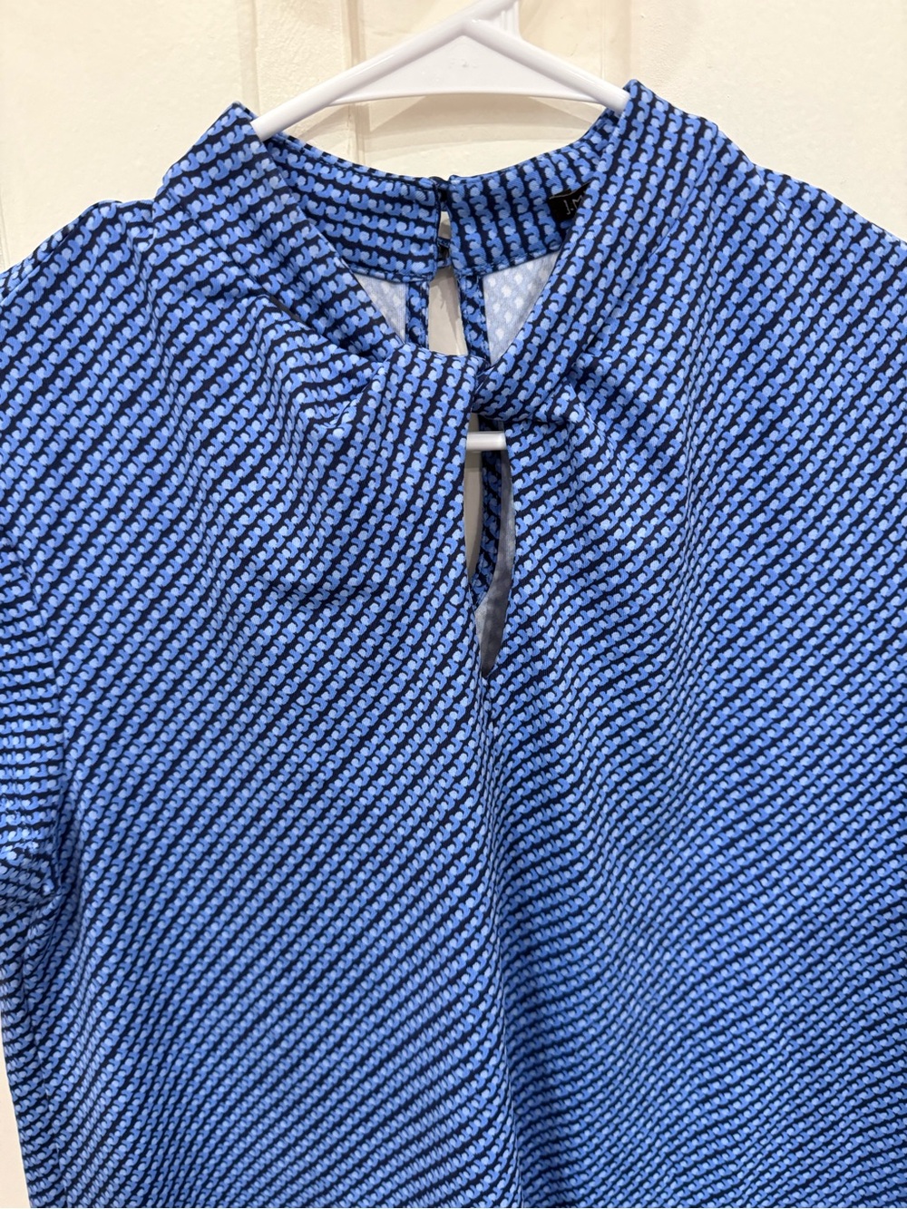 J.McLaughlin Belle Dress Womens Small Blue Geometric Print Mock Neck Keyhole NWT - Picture 3 of 6